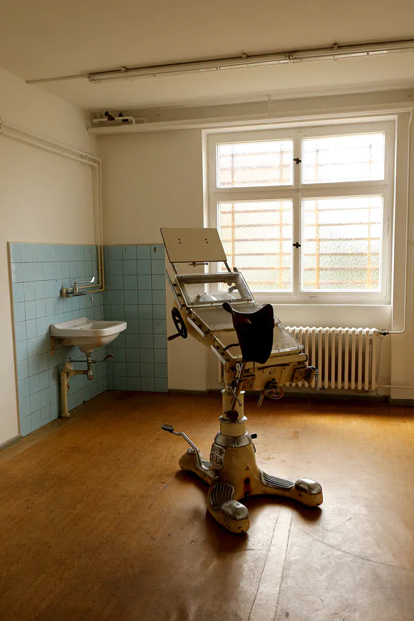 081 | 2022 | Berlin | Das Haftkrankenhaus in der Untersuchungshaftanstalt des Ministeriums für Staatssicherheit der DDR (MfS) Hohenschönhausen | © carsten riede fotografie