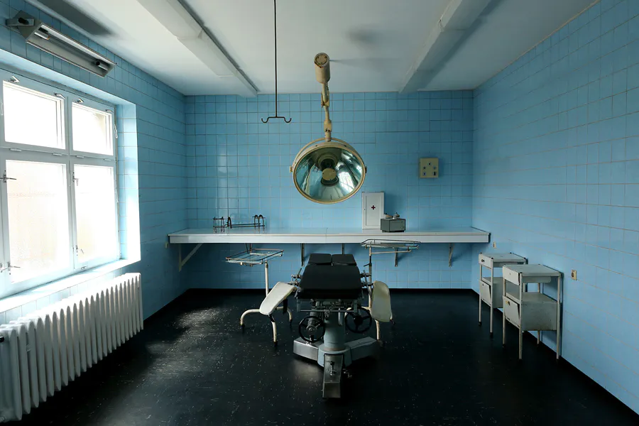 100 | 2022 | Berlin | Das Haftkrankenhaus in der Untersuchungshaftanstalt des Ministeriums für Staatssicherheit der DDR (MfS) Hohenschönhausen | © carsten riede fotografie