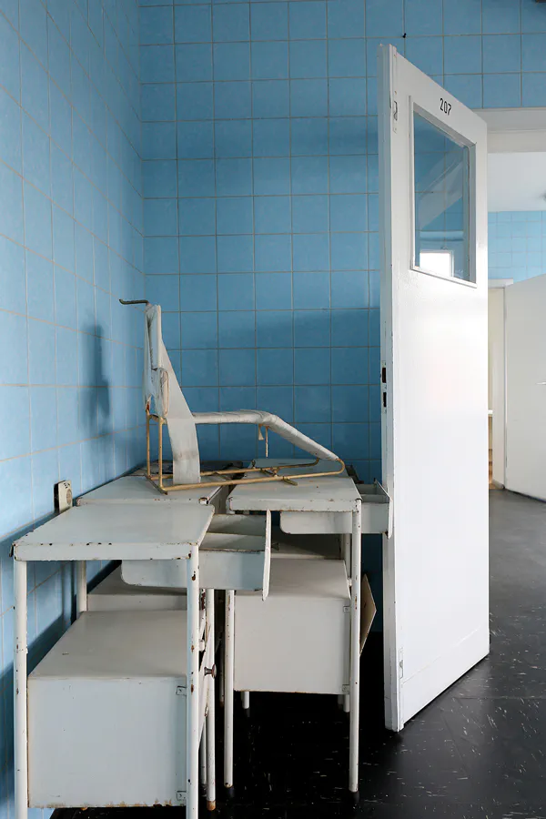 110 | 2022 | Berlin | Das Haftkrankenhaus in der Untersuchungshaftanstalt des Ministeriums für Staatssicherheit der DDR (MfS) Hohenschönhausen | © carsten riede fotografie
