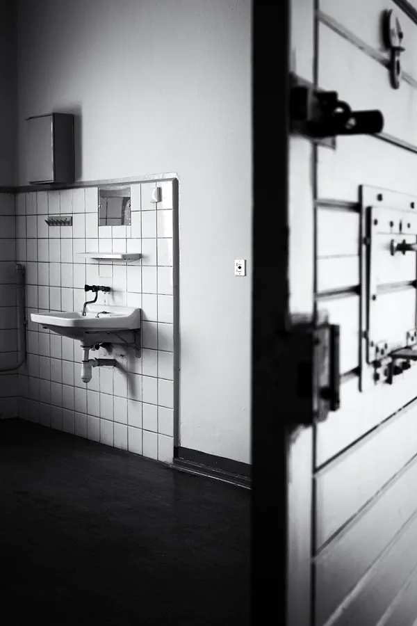 121 | 2022 | Berlin | Das Haftkrankenhaus in der Untersuchungshaftanstalt des Ministeriums für Staatssicherheit der DDR (MfS) Hohenschönhausen | © carsten riede fotografie