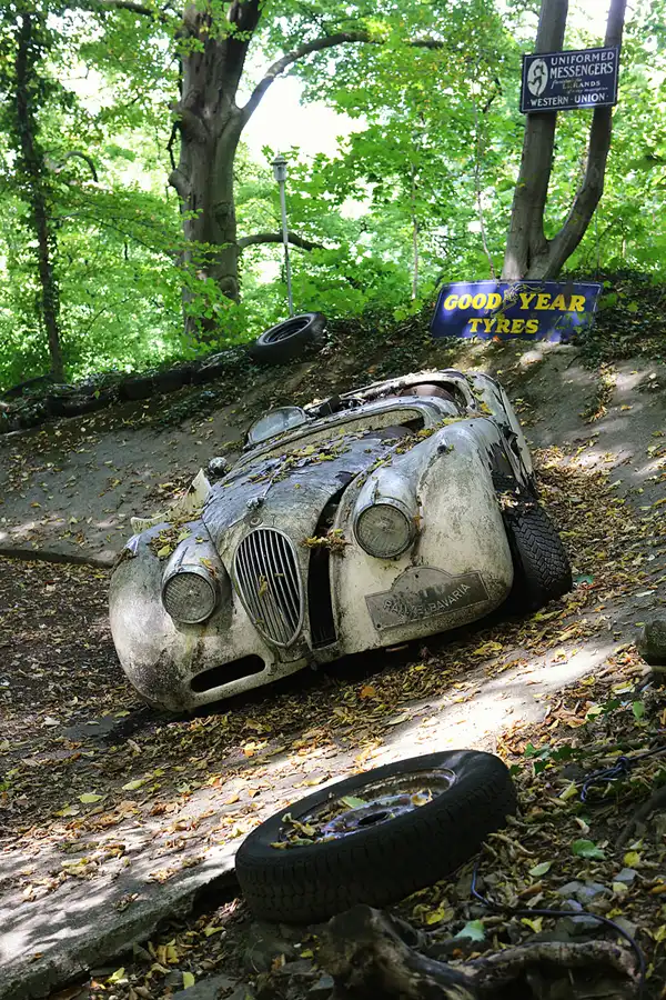 024 | 2022 | Erkrath | Auto-Skulpturen-Park | © carsten riede fotografie