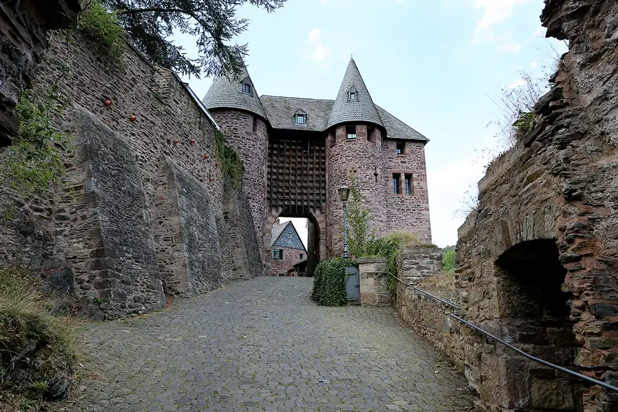 070 | 2022 | Heimbach | Burg Hengebach | © carsten riede fotografie