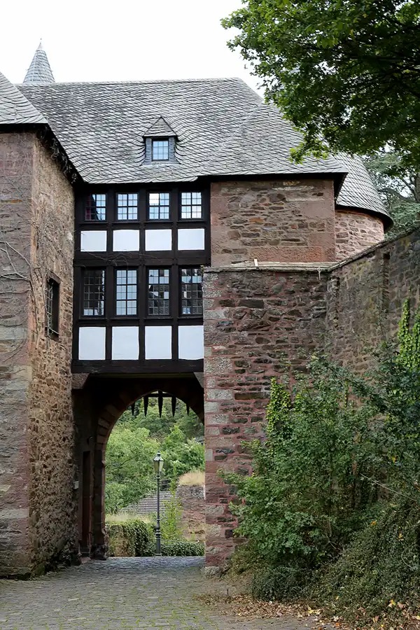 072 | 2022 | Heimbach | Burg Hengebach | © carsten riede fotografie