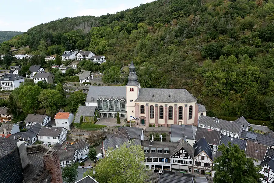 080 | 2022 | Heimbach | Blick von der Burg Hengebach | © carsten riede fotografie