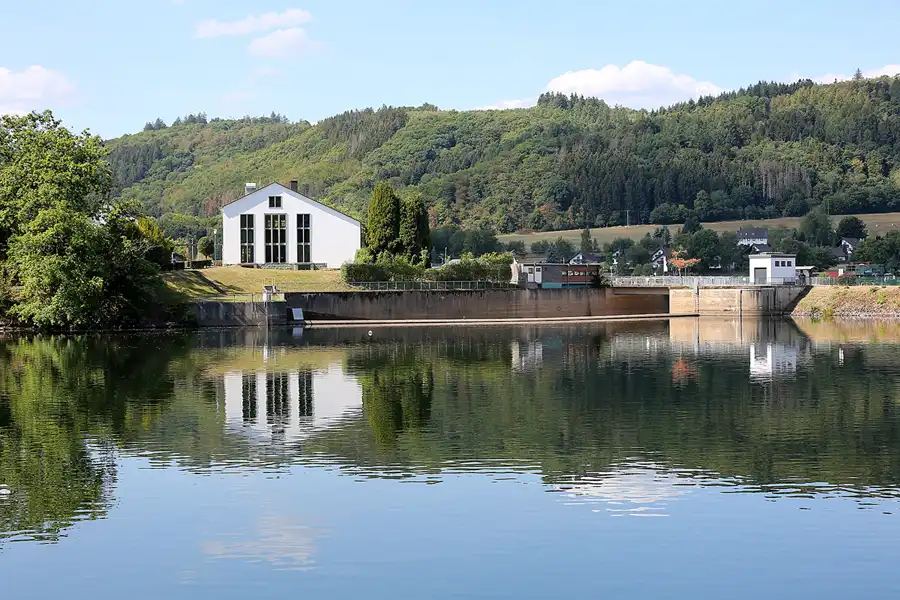 109 | 2022 | Einruhr-Urftstaumauer-Einruhr | Obersee-Rundfahrt – Paulushofdamm | © carsten riede fotografie