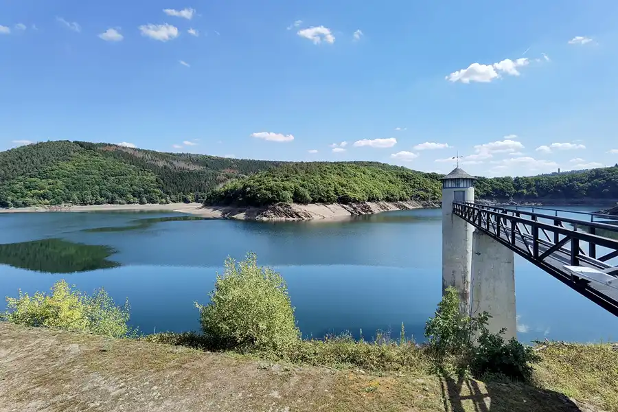 122 | 2022 | Urftstaumauer | © carsten riede fotografie