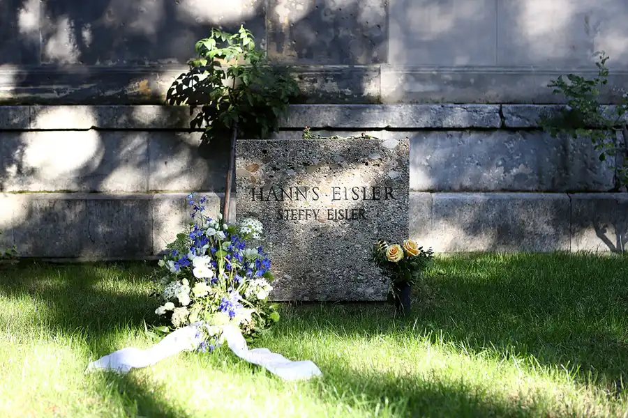 025 | 2022 | Berlin | Dorotheenstädtischer Friedhof | © carsten riede fotografie