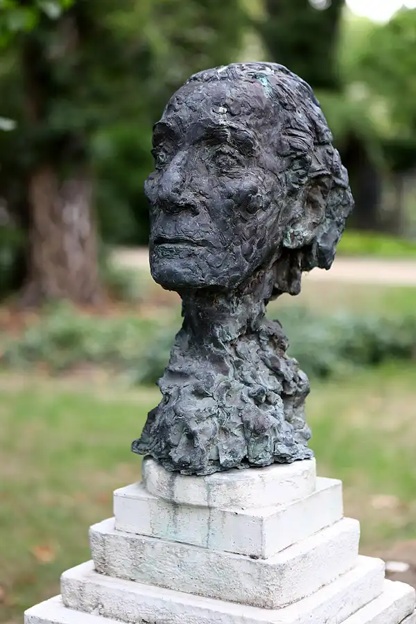 031 | 2022 | Berlin | Dorotheenstädtischer Friedhof | © carsten riede fotografie