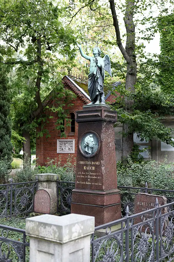 035 | 2022 | Berlin | Dorotheenstädtischer Friedhof | © carsten riede fotografie