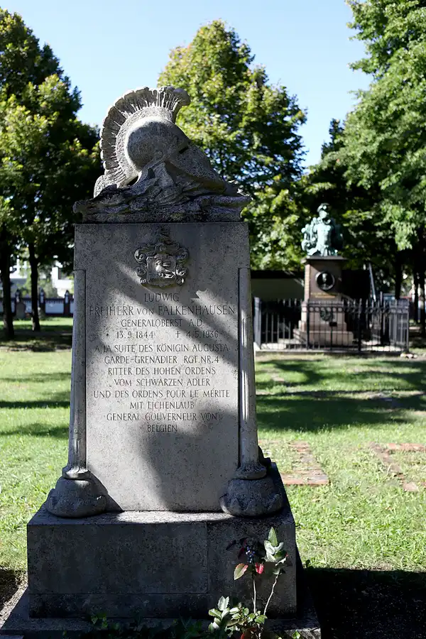 020 | 2022 | Berlin | Invalidenfriedhof | © carsten riede fotografie