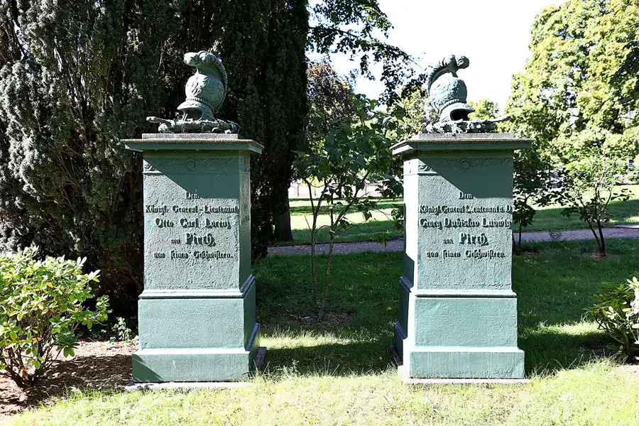 032 | 2022 | Berlin | Invalidenfriedhof | © carsten riede fotografie