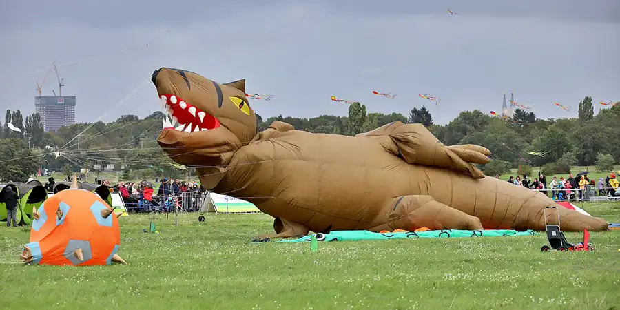 003 | 2022 | Berlin | Festival der Riesendrachen | © carsten riede fotografie