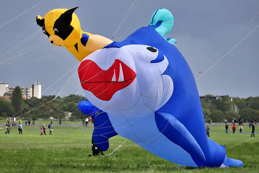 011 | 2022 | Berlin | Festival der Riesendrachen | © carsten riede fotografie