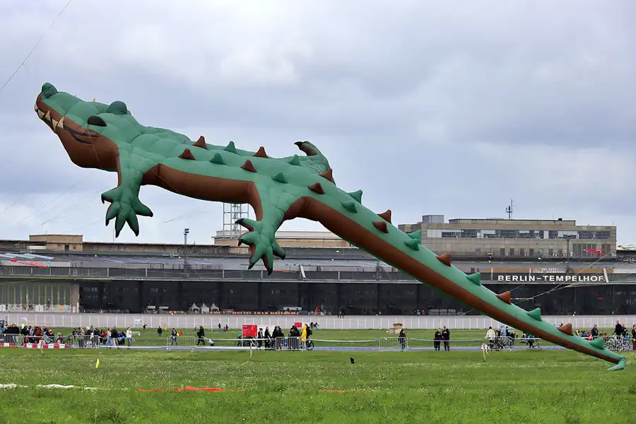 021 | 2022 | Berlin | Festival der Riesendrachen | © carsten riede fotografie