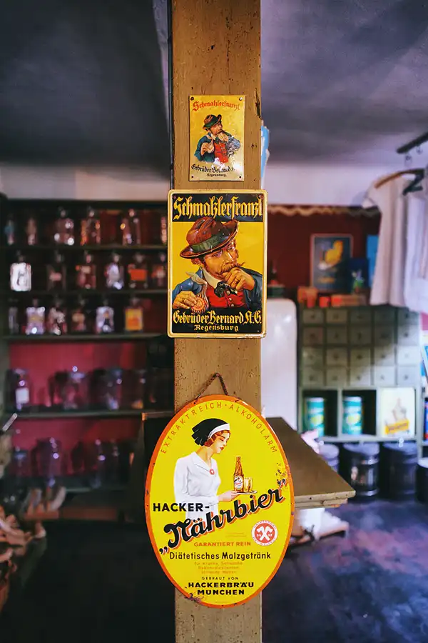 007 | 2022 | Aidhausen OT Friesenhausen | Kolonialwarenladen von 1976 | © carsten riede fotografie