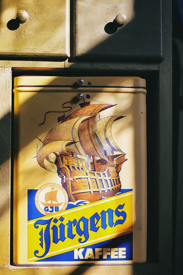 040 | 2022 | Aidhausen OT Friesenhausen | Kolonialwarenladen von 1976 | © carsten riede fotografie