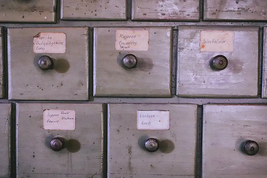 043 | 2022 | Aidhausen OT Friesenhausen | Kolonialwarenladen von 1976 | © carsten riede fotografie