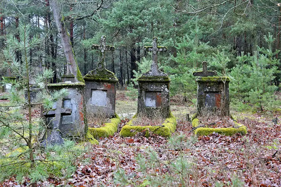 005 | 2023 | Orlina Duża | Cmentarz Ewangelicki | © carsten riede fotografie
