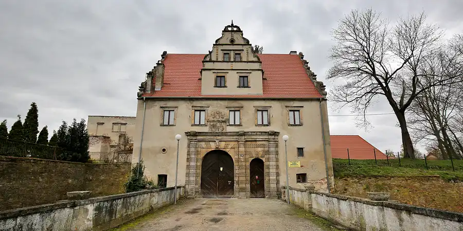001 | 2023 | Siedlisko | Ruiny Zamku Karolat w Siedlisku | © carsten riede fotografie