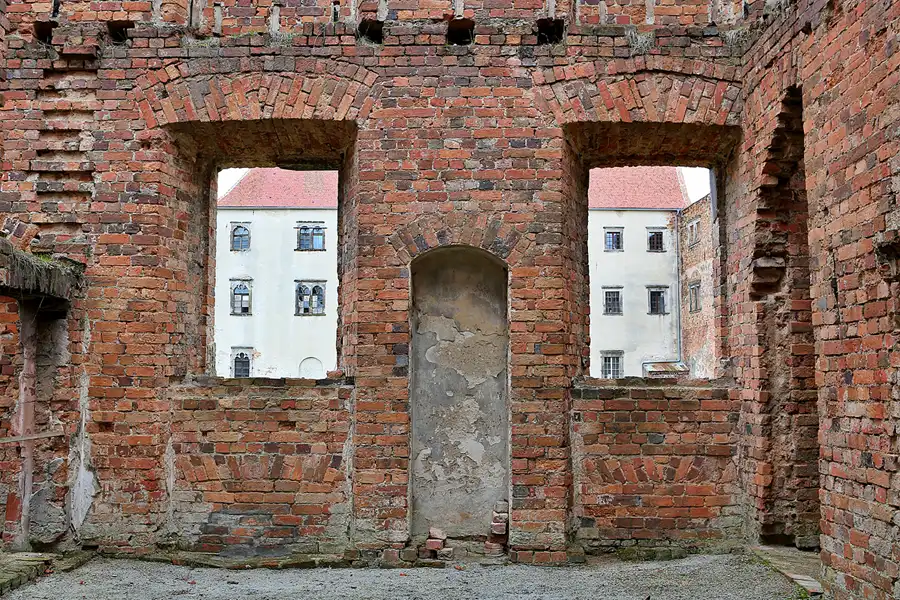 007 | 2023 | Siedlisko | Ruiny Zamku Karolat w Siedlisku | © carsten riede fotografie