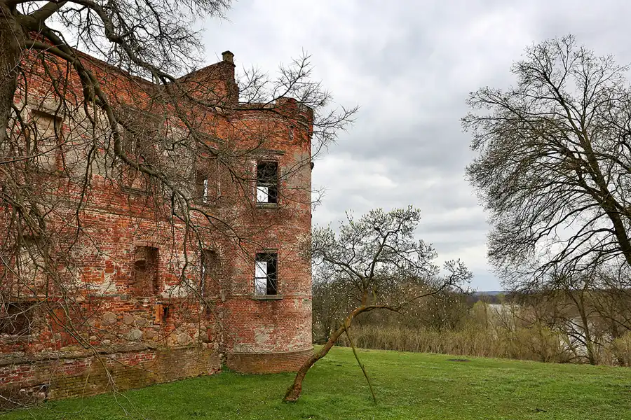 011 | 2023 | Siedlisko | Ruiny Zamku Karolat w Siedlisku | © carsten riede fotografie