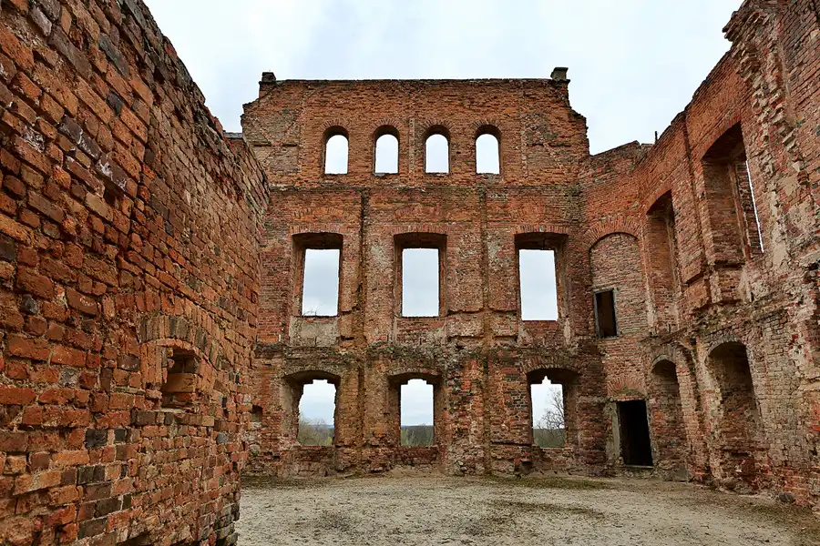 012 | 2023 | Siedlisko | Ruiny Zamku Karolat w Siedlisku | © carsten riede fotografie