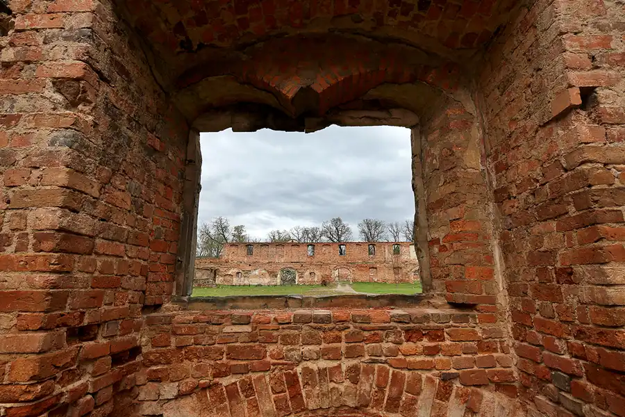 016 | 2023 | Siedlisko | Ruiny Zamku Karolat w Siedlisku | © carsten riede fotografie