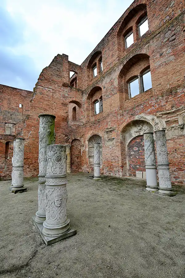 021 | 2023 | Siedlisko | Ruiny Zamku Karolat w Siedlisku | © carsten riede fotografie