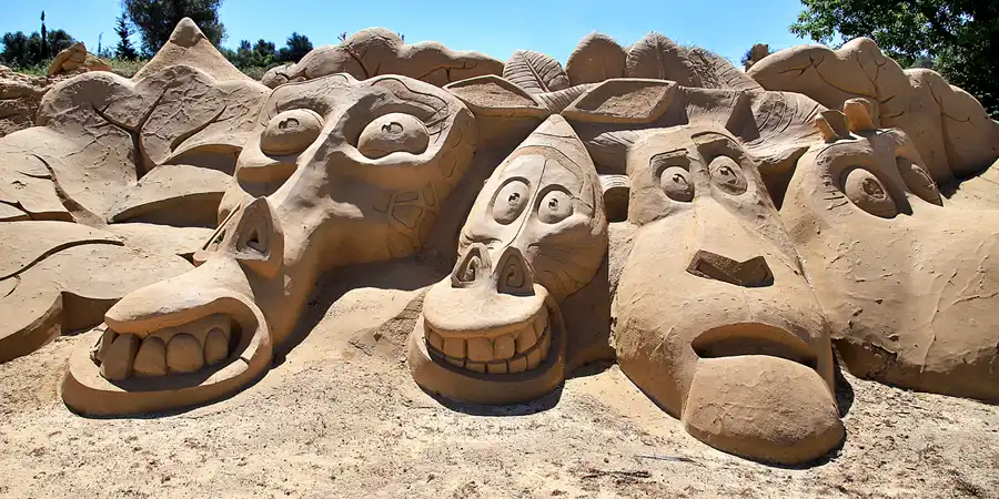 093 | 2023 | Lagoa | Sandcity | © carsten riede fotografie