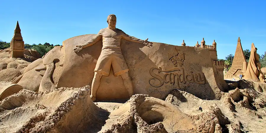 100 | 2023 | Lagoa | Sandcity | © carsten riede fotografie