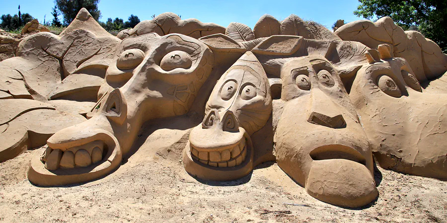 093 | 2023 | Lagoa | Sandcity | © carsten riede fotografie