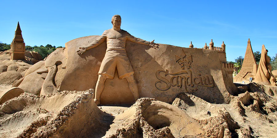 100 | 2023 | Lagoa | Sandcity | © carsten riede fotografie