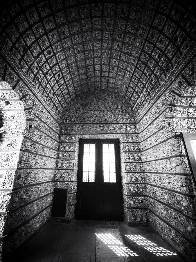 050 | 2023 | Faro | Igreja da Ordem Terceira de Nossa Senhora do Monte do Carmo – Capela dos Ossos | © carsten riede fotografie