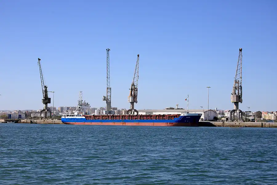 237 | 2023 | Faro | © carsten riede fotografie