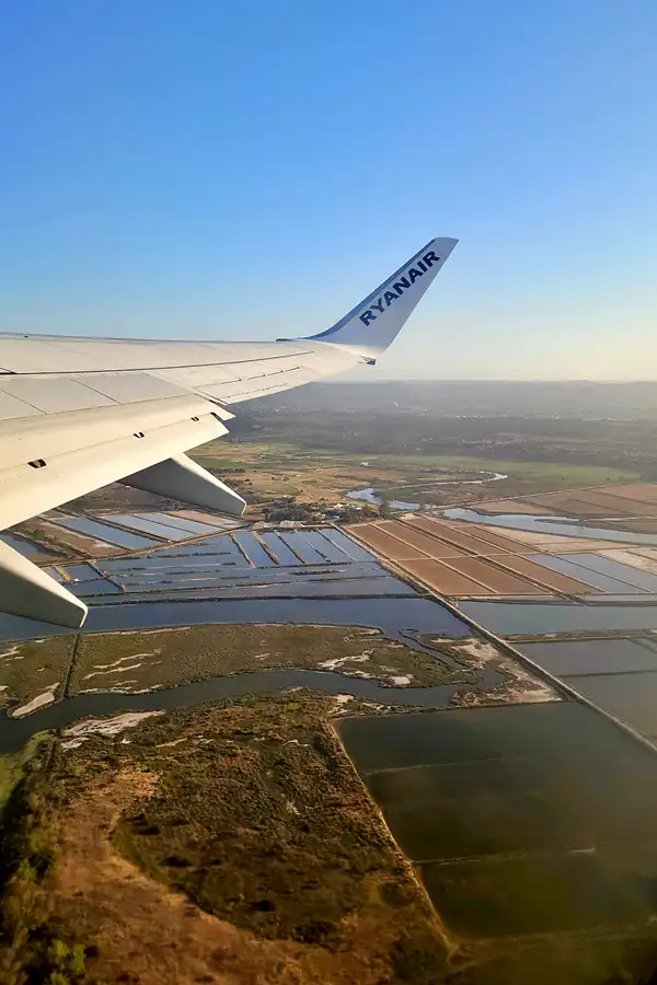 241 | 2023 | Flug Faro – Berlin | © carsten riede fotografie