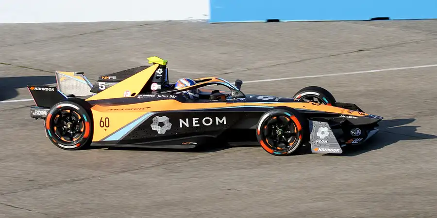 070 | 2023 | Berlin | Nissan e-4ORCE 04 | Neom McLaren Formula E Team | Jake Hughes | © carsten riede fotografie