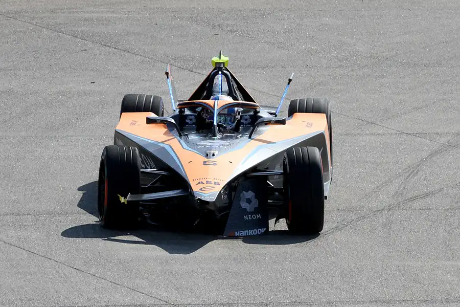 072 | 2023 | Berlin | Nissan e-4ORCE 04 | Neom McLaren Formula E Team | Jake Hughes | © carsten riede fotografie