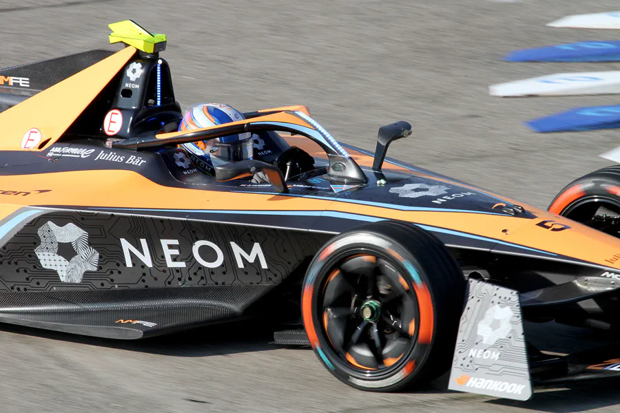 071 | 2023 | Berlin | Nissan e-4ORCE 04 | Neom McLaren Formula E Team | Jake Hughes | © carsten riede fotografie