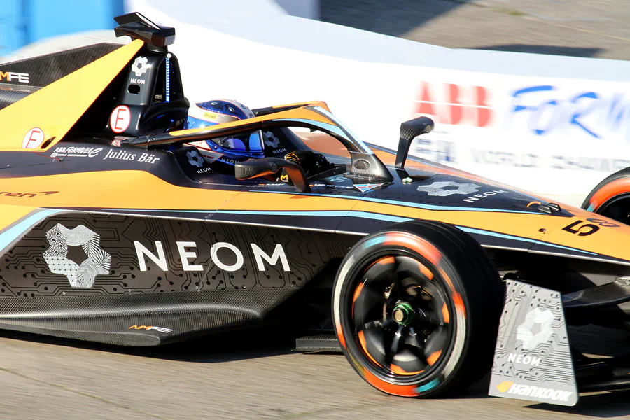 076 | 2023 | Berlin | Nissan e-4ORCE 04 | Neom McLaren Formula E Team | Rene Rast | © carsten riede fotografie