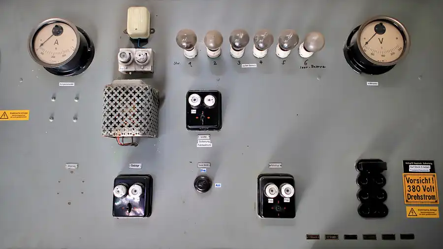 124 | 2023 | Oberlenningen | Papierfabrik Scheufelen | © carsten riede fotografie