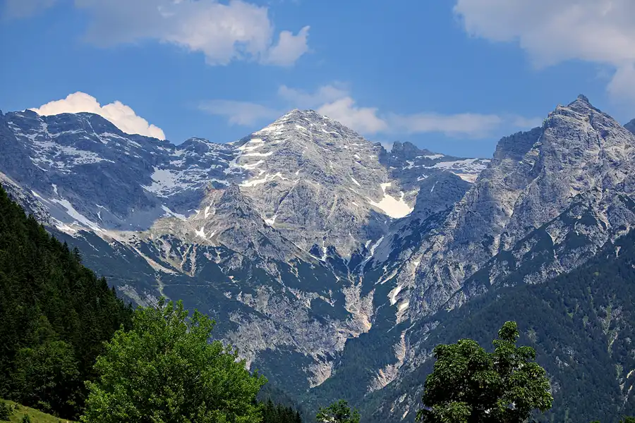 015 | 2023 | Buchensteinwand | © carsten riede fotografie