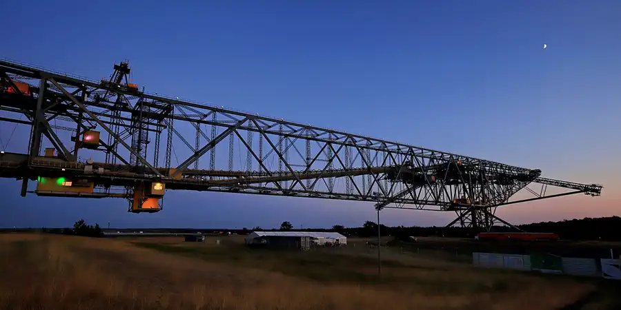 090 | 2023 | Lichterfeld | Abraumförderbrücke F60 | © carsten riede fotografie
