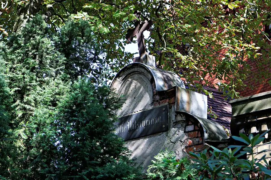 002 | 2023 | Berlin | Friedhof Berlin – II. Sophien-Friedhof | © carsten riede fotografie