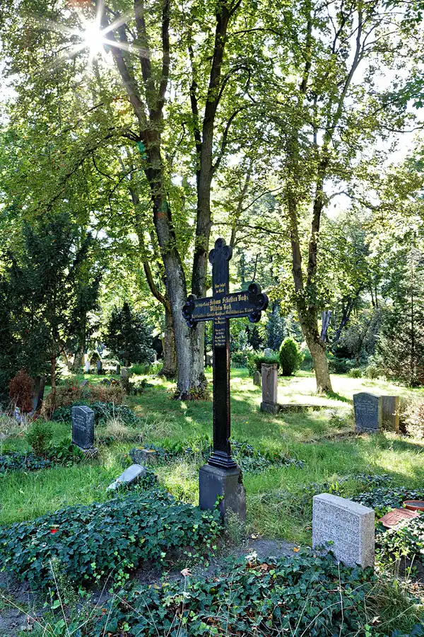 021 | 2023 | Berlin | Friedhof Berlin – II. Sophien-Friedhof | © carsten riede fotografie