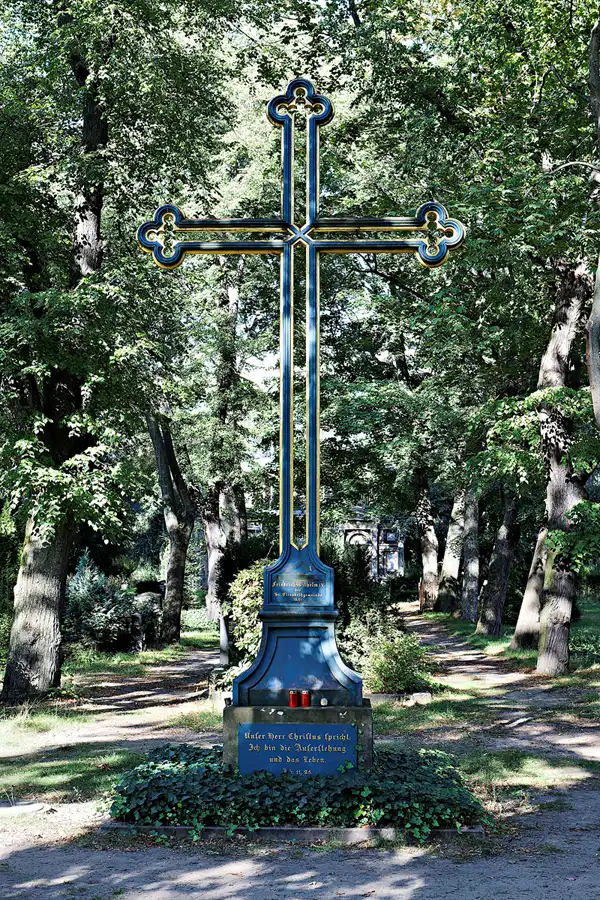 036 | 2023 | Berlin | St. Elisabeth Kirchhof I | © carsten riede fotografie