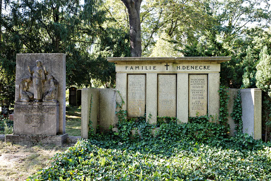 030 | 2023 | Berlin | Friedhof Berlin – II. Sophien-Friedhof | © carsten riede fotografie