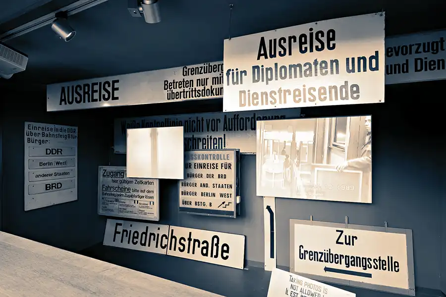 006 | 2023 | Berlin | Tränenpalast – Ausreisehalle Grenzübergangsstelle Bahnhof Friedrichstrasse | © carsten riede fotografie