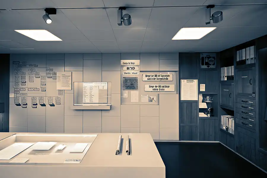 034 | 2023 | Berlin | Tränenpalast – Ausreisehalle Grenzübergangsstelle Bahnhof Friedrichstrasse | © carsten riede fotografie