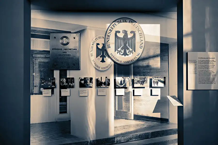 041 | 2023 | Berlin | Tränenpalast – Ausreisehalle Grenzübergangsstelle Bahnhof Friedrichstrasse | © carsten riede fotografie