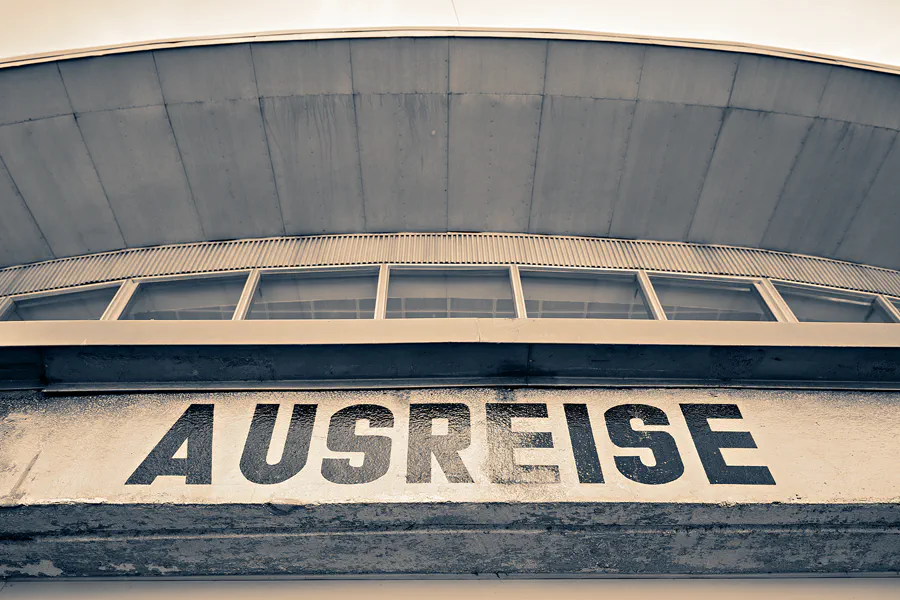 005 | 2023 | Berlin | Tränenpalast – Ausreisehalle Grenzübergangsstelle Bahnhof Friedrichstrasse | © carsten riede fotografie